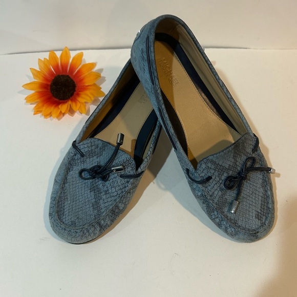 Michael Kors Embossed Animal Print Leather Driver Loafers Flats Size 7 - Picture 2 of 2